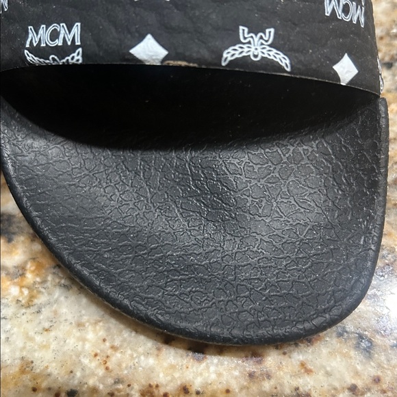 MCM MONOGRAM PRINT RUBBER SLIDES - Picture 6 of 7